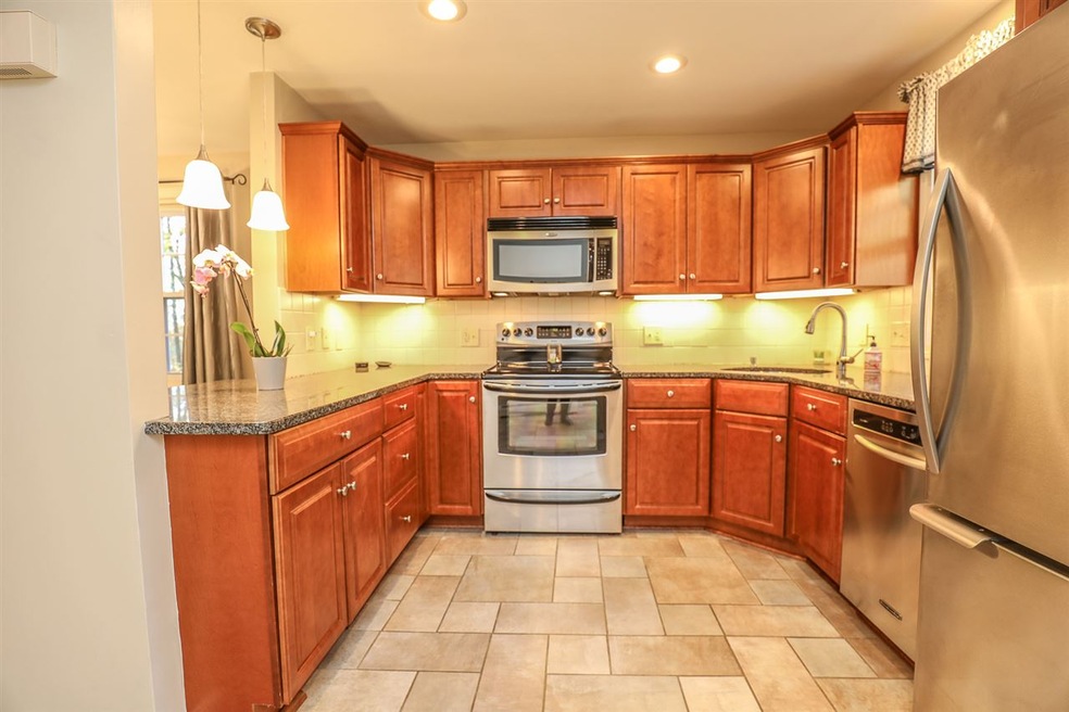 1465 Hooksett Rd unit 9, Hooksett, NH 03106 - photo 1