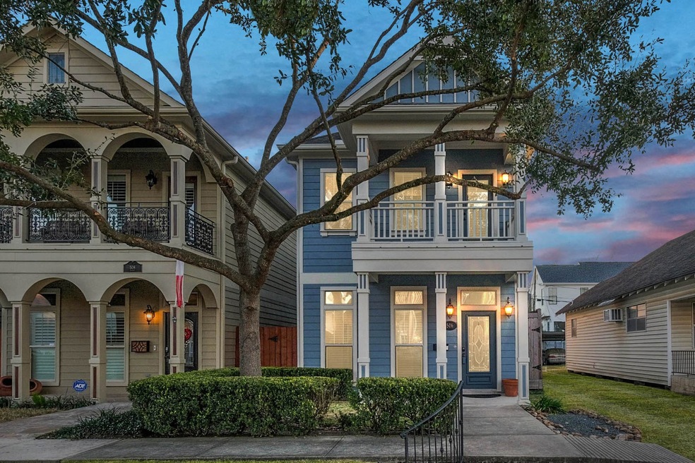 506 Aurora St, Houston, TX 77008 - photo 1