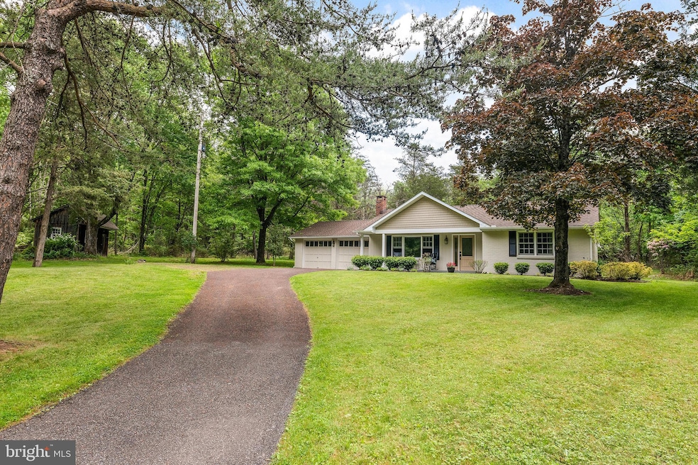 163 E Dark Hollow Rd, Pipersville, PA 18947 - photo 1