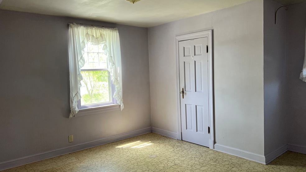 1808 S Manhattan Ave, Muncie, IN 47302 - photo 1