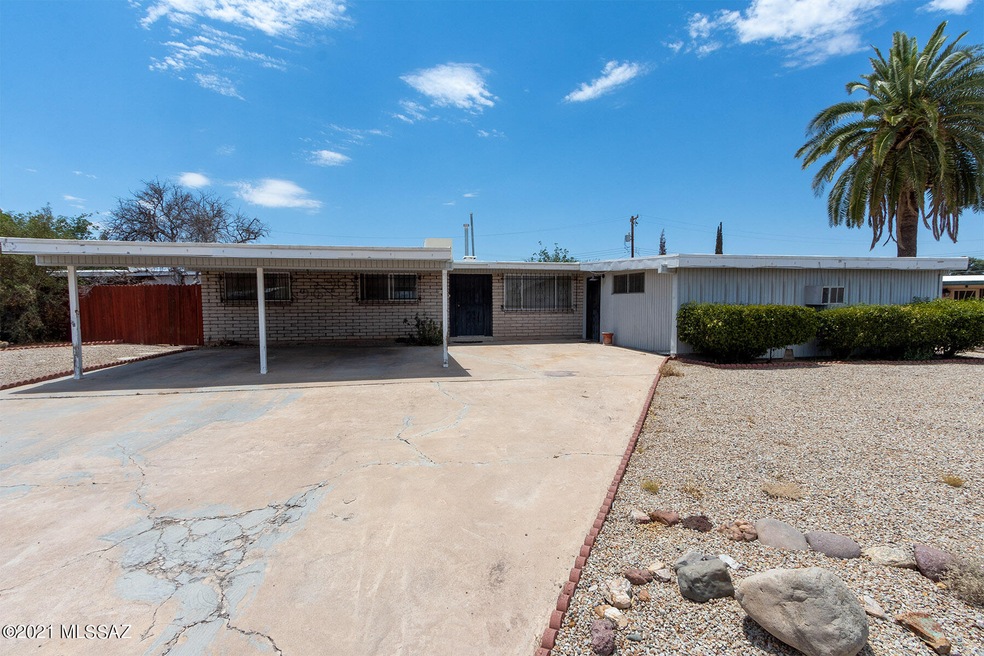 Inviting ranch style home entrance
