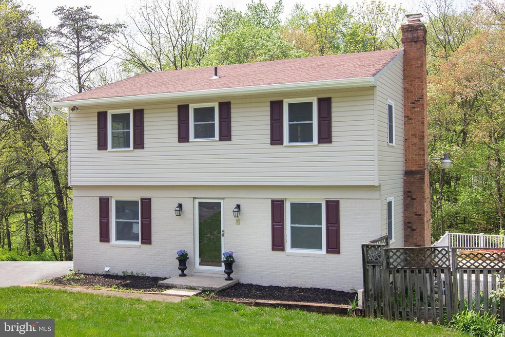 5908 Forest Ct, Sykesville, MD 21784 - photo 1