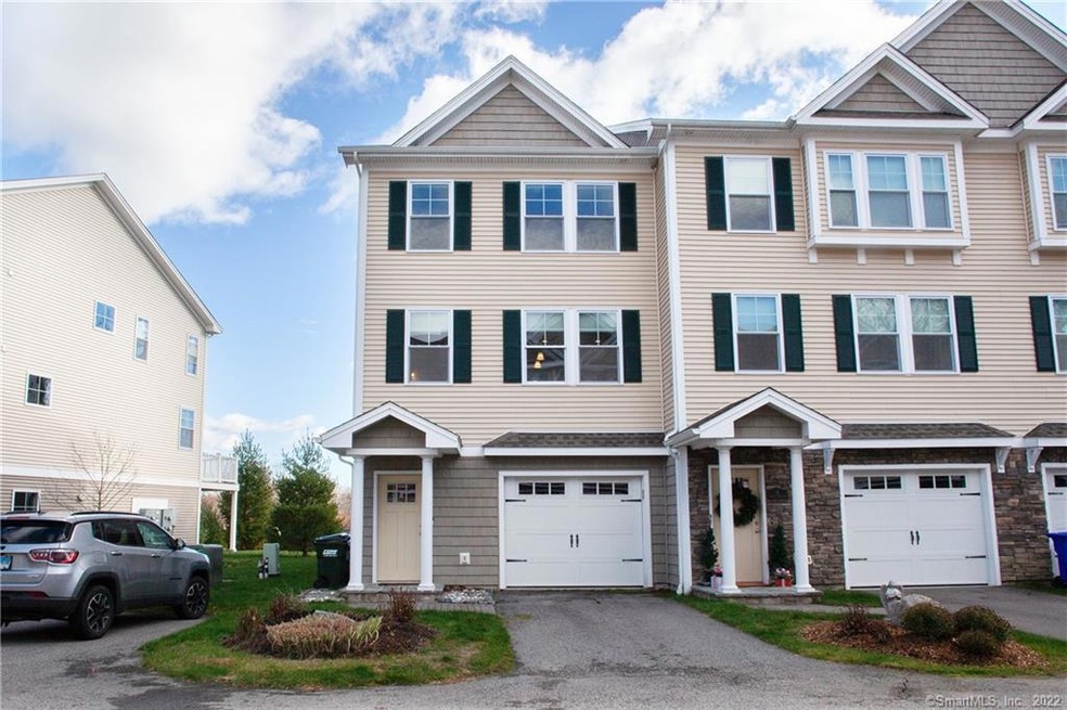 5 Village Crossing unit 5, East Lyme, CT 06357 - photo 1