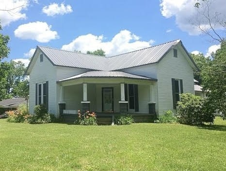 210 Brooklyn Ave, Linden, TN 37096 - photo 1