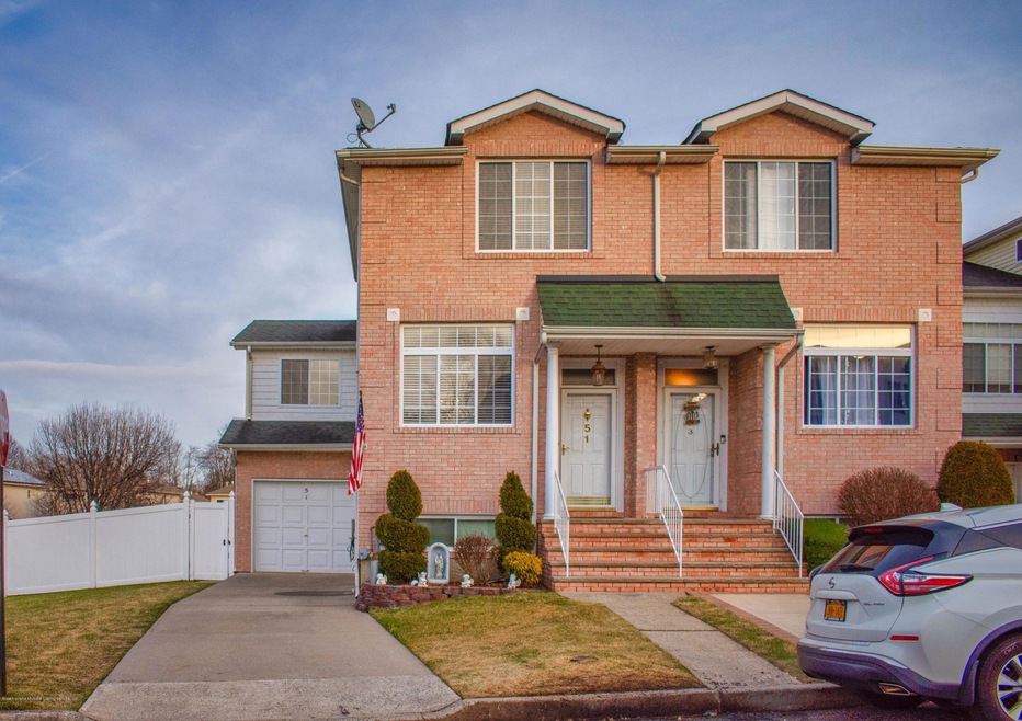 51 Dexter Ave, Staten Island, NY 10309 - photo 1
