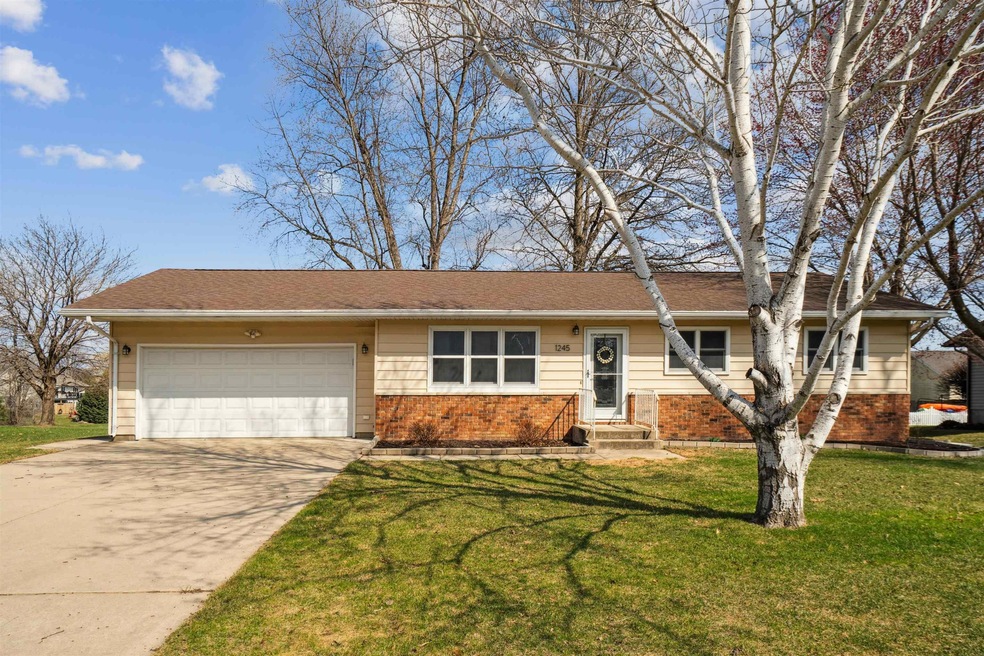 1245 9th St, Jesup, IA 50648 - photo 1