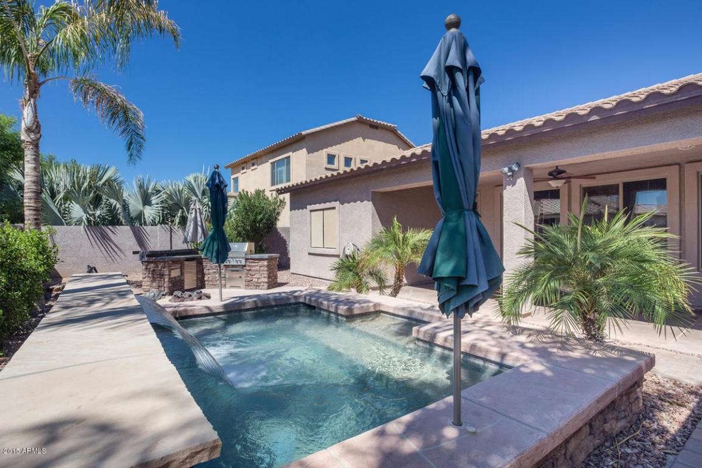 Elevated Spool with Waterfall Feature