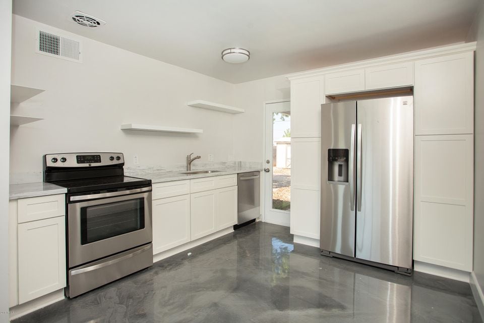 2108 N 28th Place, Phoenix, AZ 85008 - photo 1