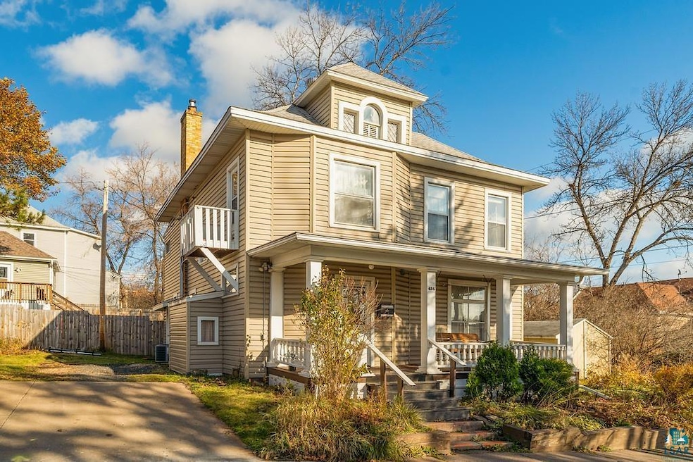 424 N 16th Ave E, Duluth, MN 55812 - photo 1