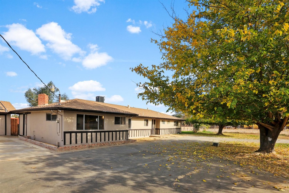 11501 E Peltier Rd, Acampo, CA 95220 - photo 1