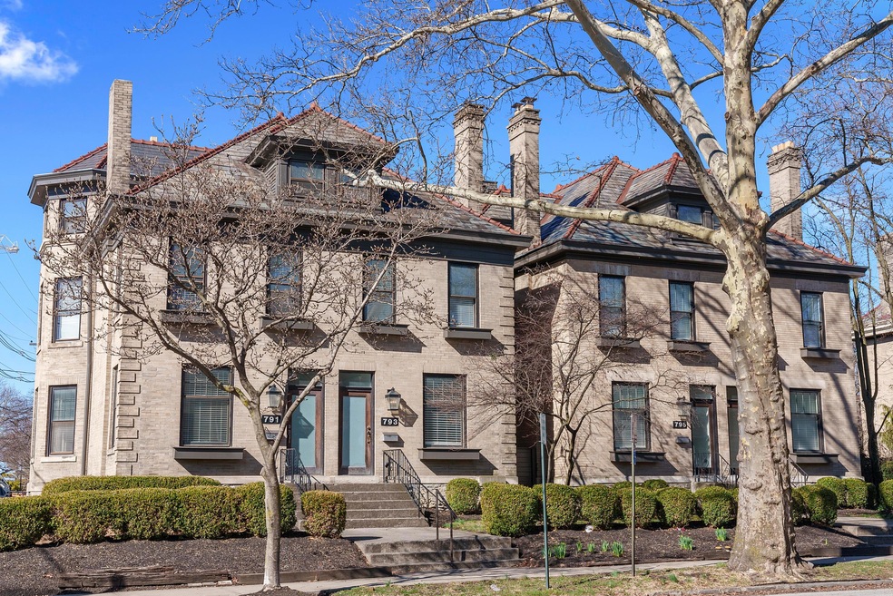 791 Neil Ave, Columbus, OH 43215 - photo 1