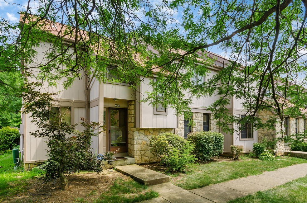 607 Banningway Dr unit 24A, Columbus, OH 43213 - photo 1