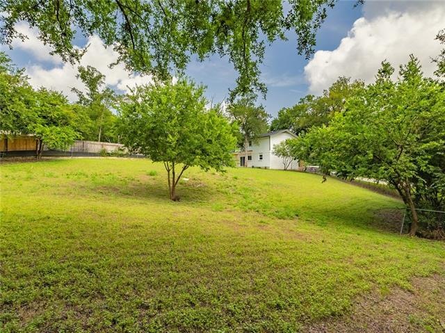 Half acre plus lot in University Hills, 7.5 miles 