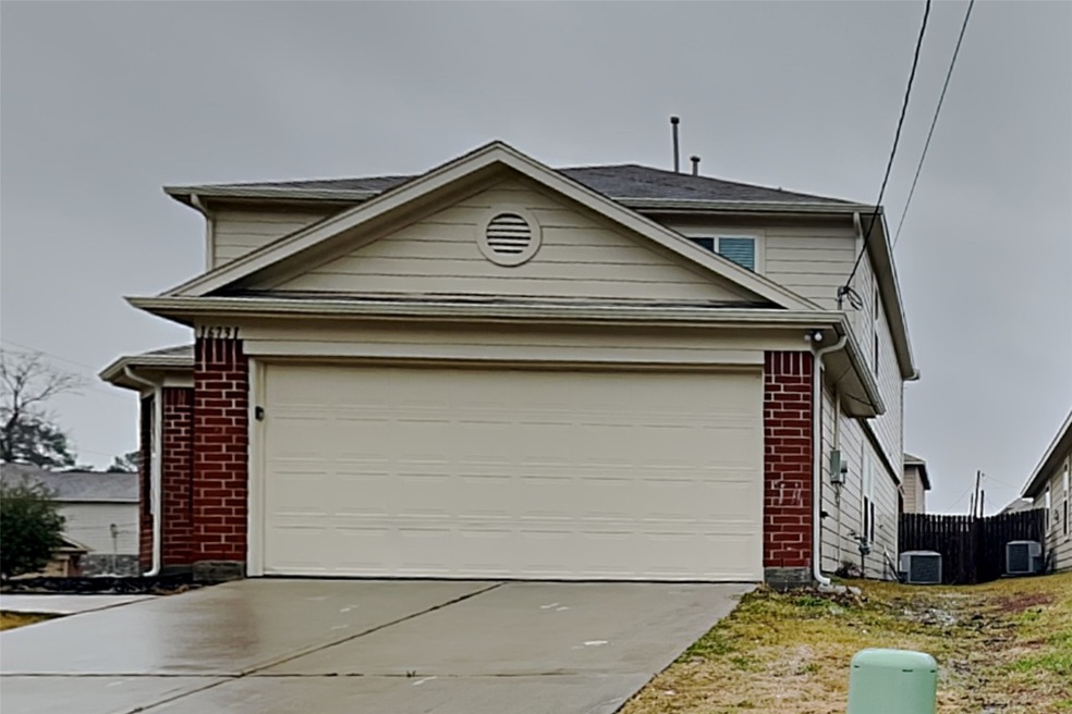 16731 N Blue Jay Dr, Conroe, TX 77385 - photo 1