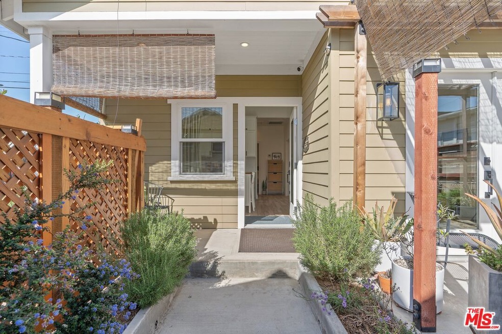 4611 W 17th St, Los Angeles, CA 90019 - photo 1