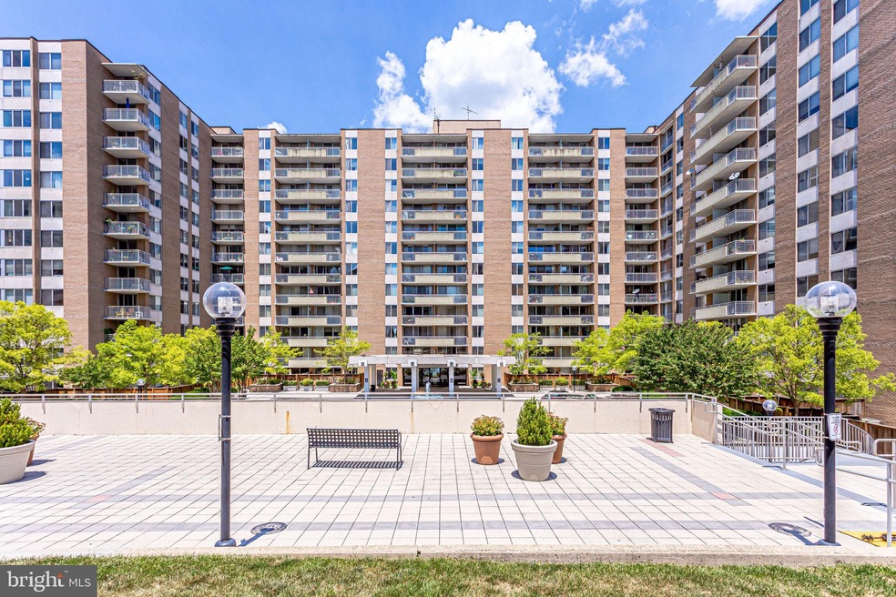 Van Ness North unit 1003, Washington, DC 20008 - photo 1