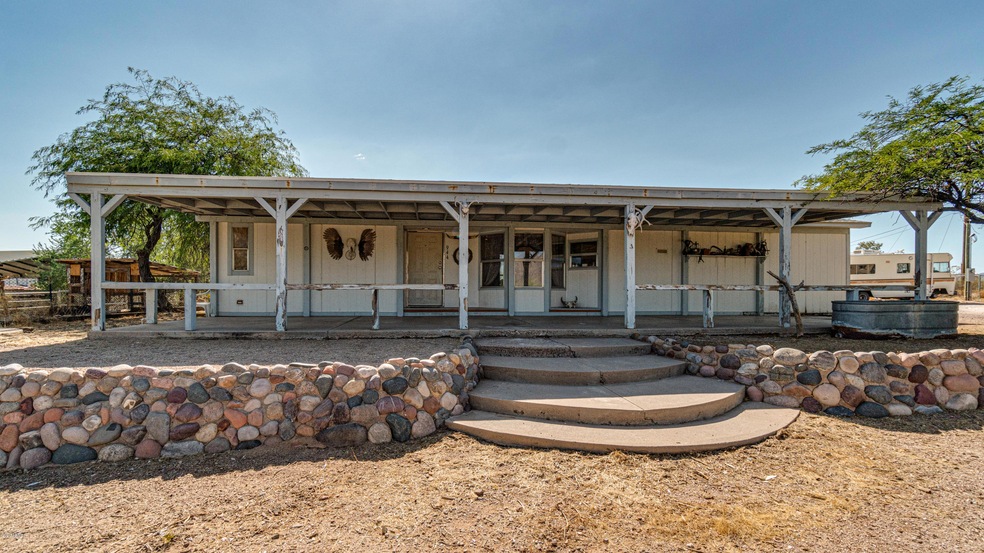 944 S Goldfield-1