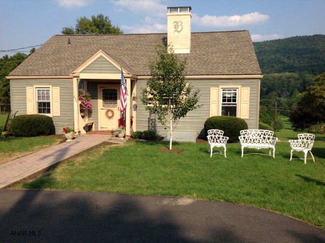 624 S Richard St, Bedford, PA 15522 - photo 1