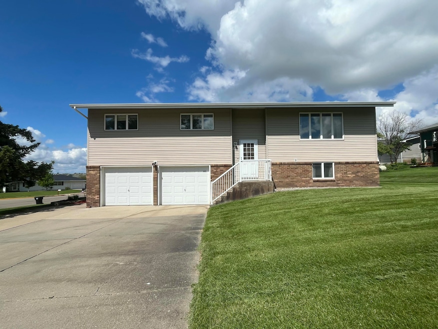 601 N Maple