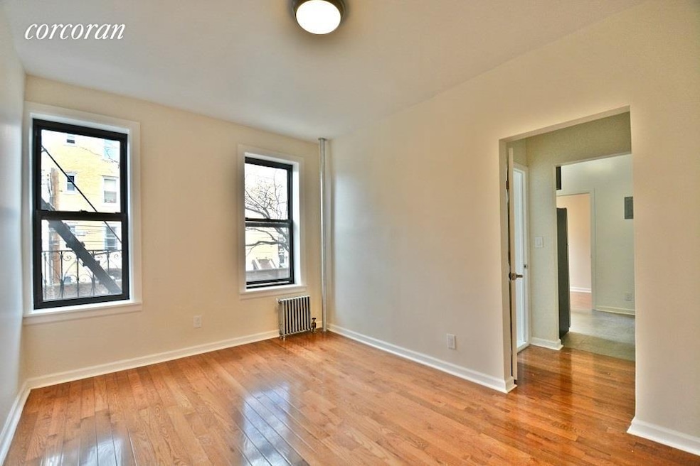 22-73 41st St unit 13, Astoria, NY 11105 - photo 1