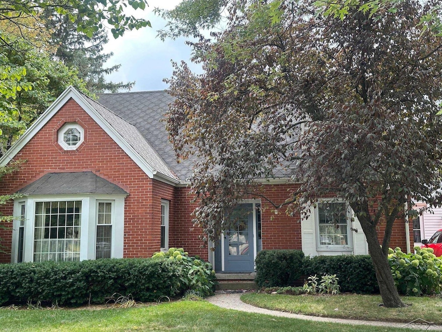 2011 Brockway St, Saginaw, MI 48602 - photo 1