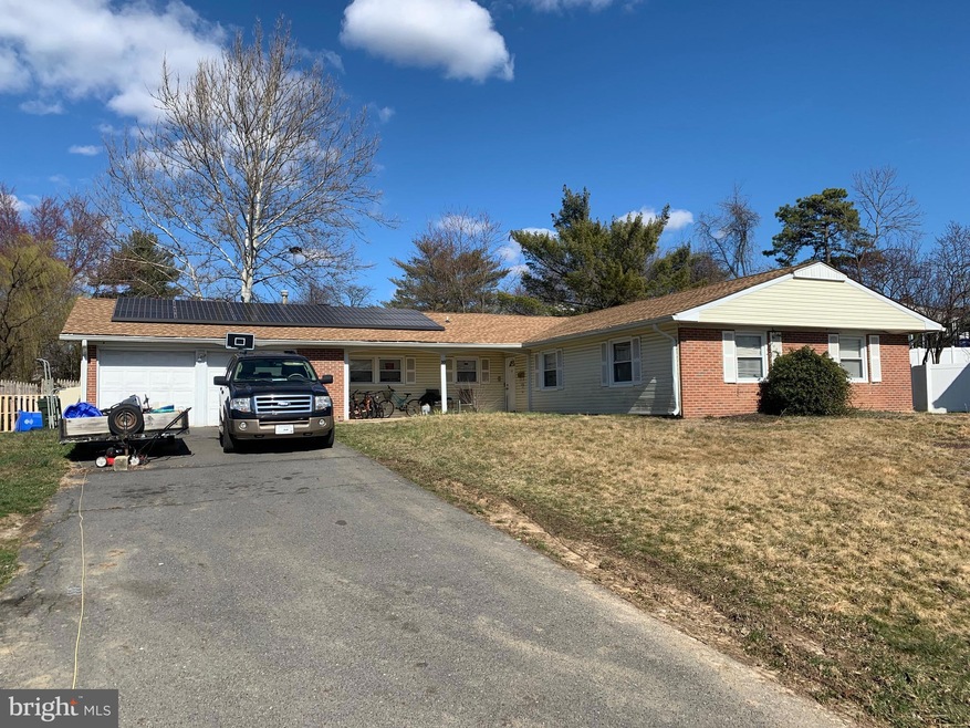 10 Thornhill Ct, Willingboro, NJ 08046 - photo 1