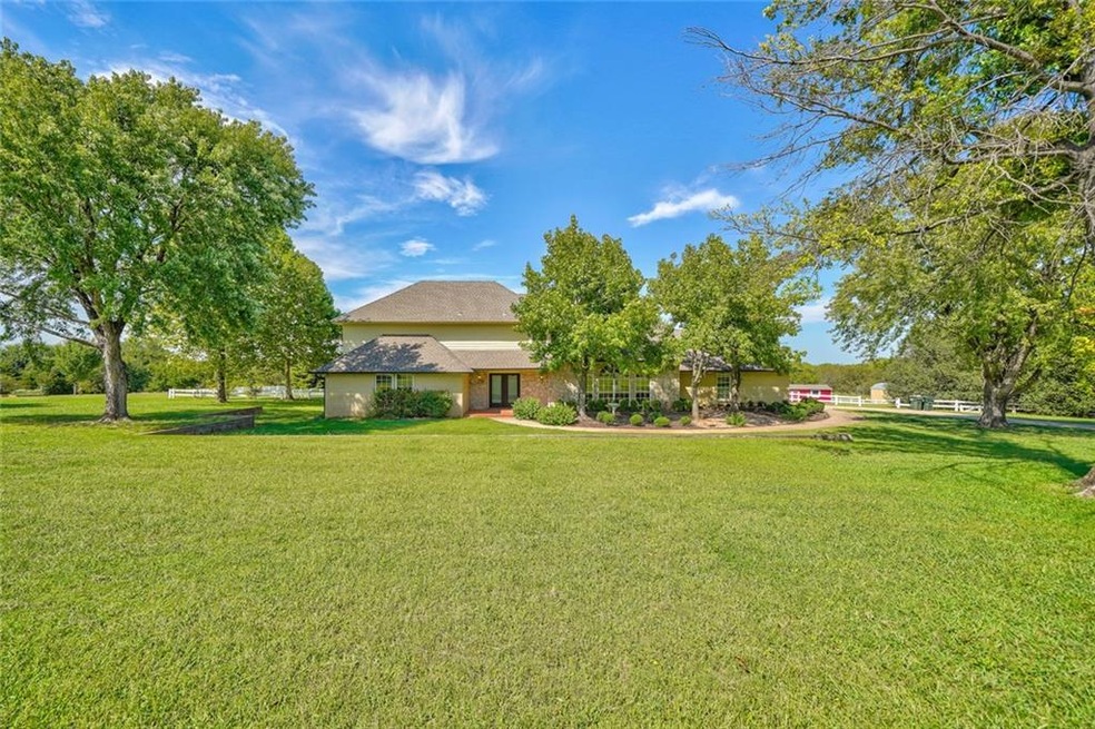 1701 Silver Oaks Dr, Edmond, OK 73025 - photo 1