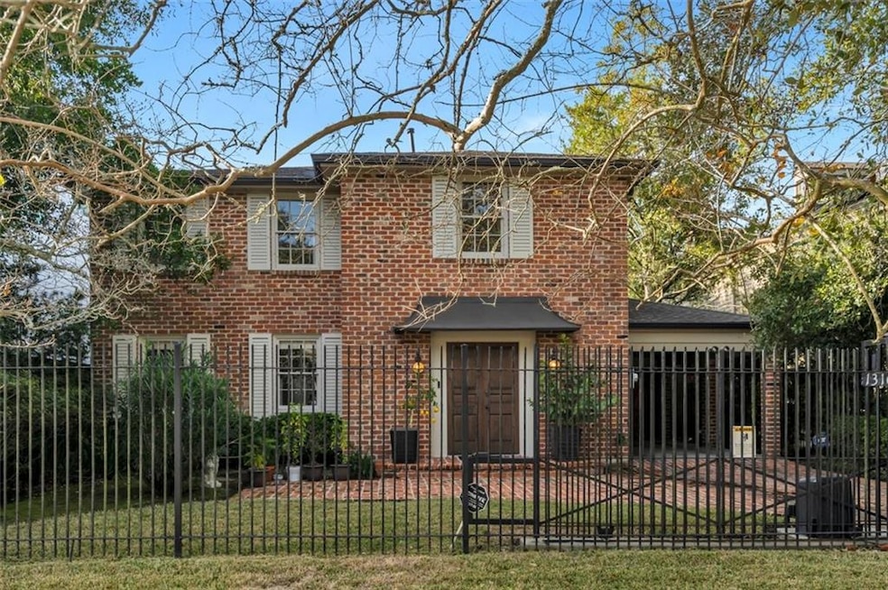 Handsome Home nestled in Fantastic Uptown Neighbor