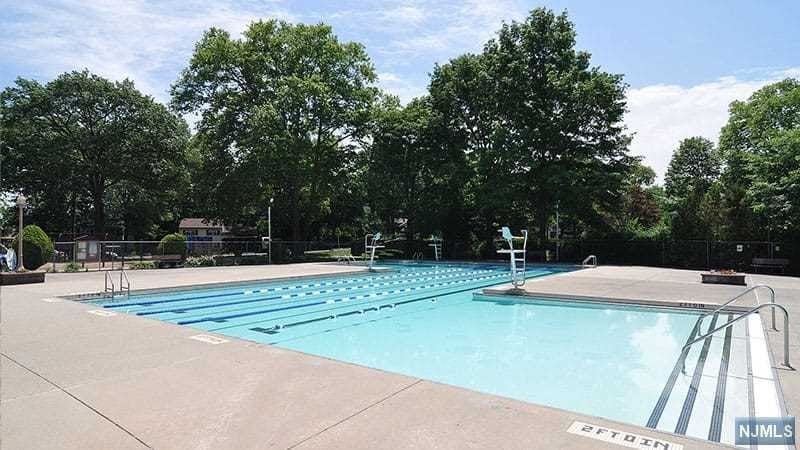 5 Arlington Place unit 1X, Fair Lawn, NJ 07410 - photo 1