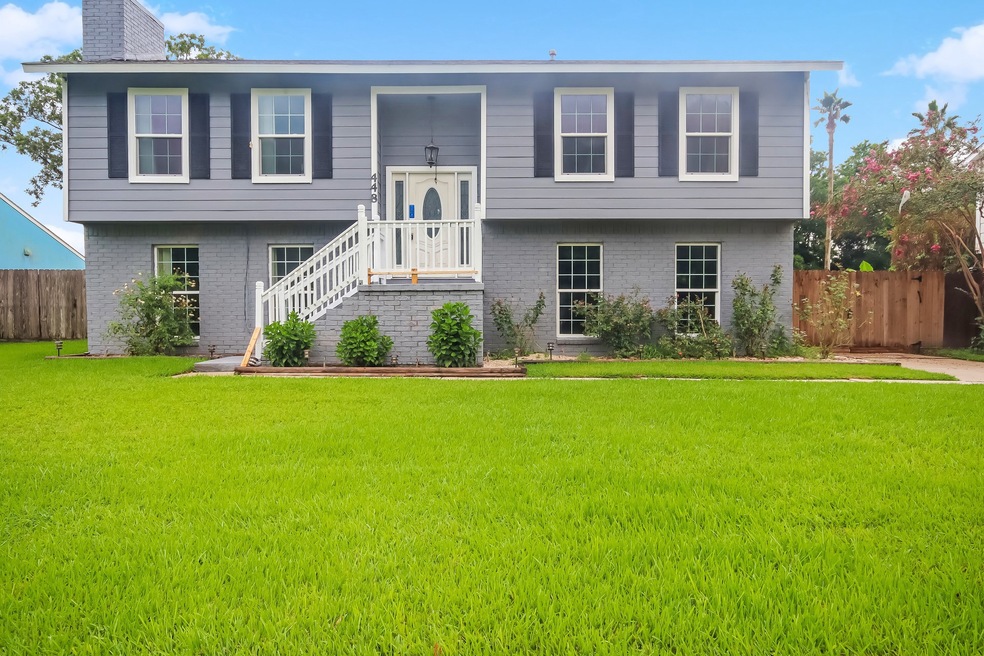 448 Gleneagles Dr, Friendswood, TX 77546 - photo 1