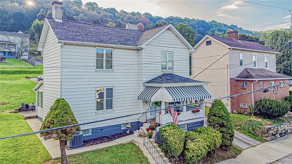 320 N 2nd St, West Newton, PA 15089 - photo 1