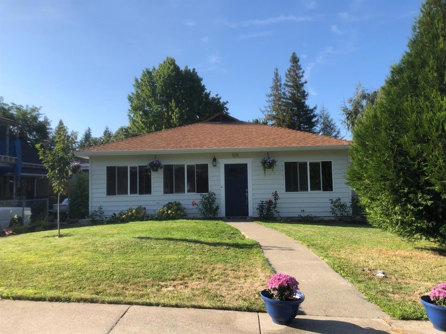 515 NW Lynel Ct, Grants Pass, OR 97526 - photo 1