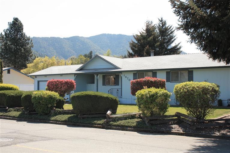 1470 Ben Aire Cir, Grants Pass, OR 97527 - photo 1