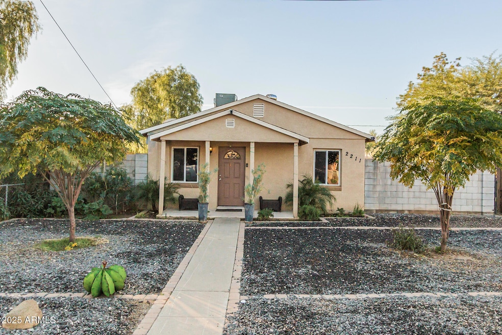 2211 W Medlock Dr, Phoenix, AZ 85015 - photo 1
