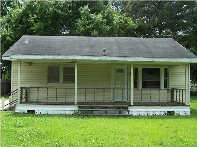 105 Roxanne Dr, Youngsville, LA 70592 - photo 1