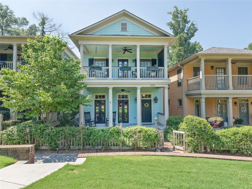 Welcome home! Adorable cottage walking distance to