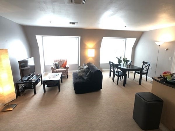 332 Jamaicaway unit 403, Jamaica Plain, MA 02130 - photo 1