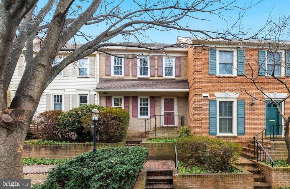 10937 Wickshire Way, Rockville, MD 20852 - photo 1