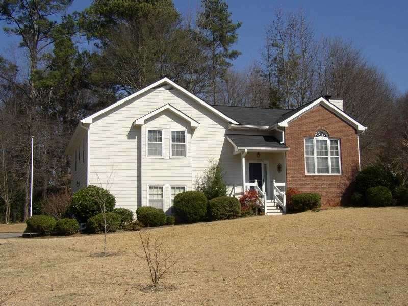 Exterior Front. MOVE IN READY! 3 BDR 2 BA WITH OPE