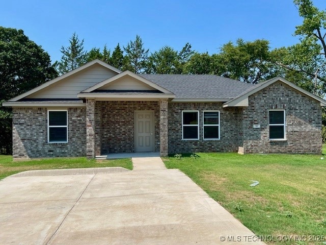 707 Pemberly, Colbert, OK 74733 - photo 1