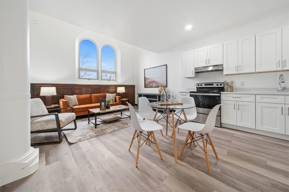 401 Olo St unit 18, Woonsocket, RI 02895 - photo 1