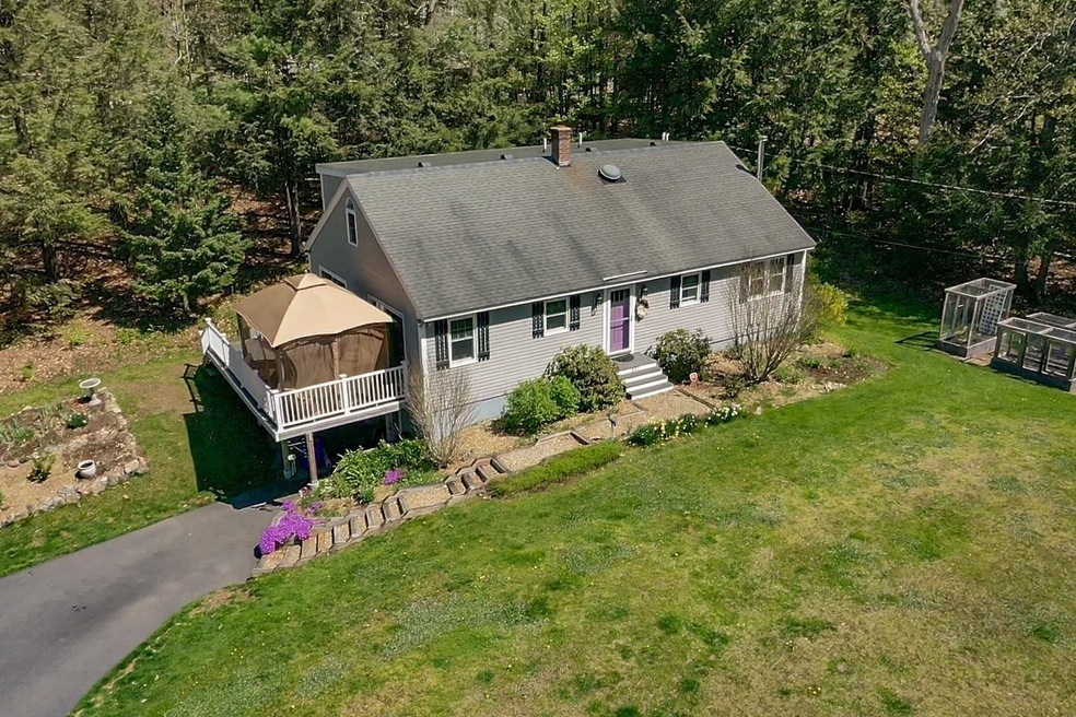 127 Stinson Rd, Goffstown, NH 03045 - photo 1