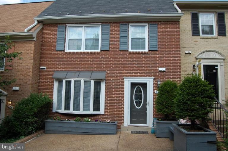 730 N Armistead St unit 67, Alexandria, VA 22312 - photo 1
