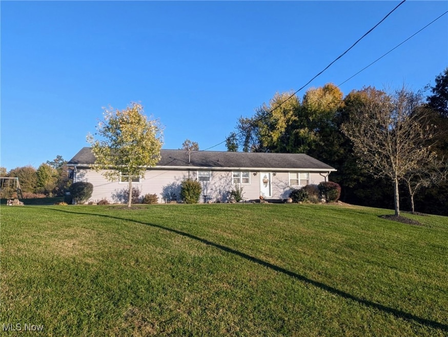 10514 Harry June Cir, Minerva, OH 44657 - photo 1