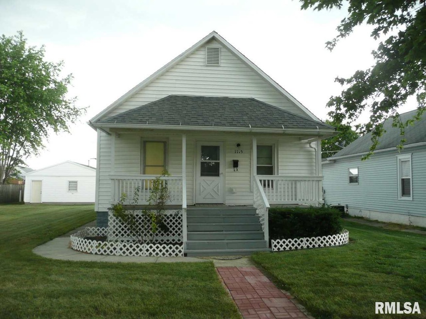 1115 N Mclean St, Lincoln, IL 62656 - photo 1