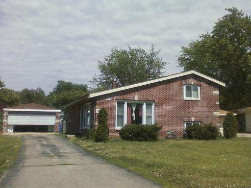 604 Santa fe Ave, Carpentersville, IL 60110 - photo 1