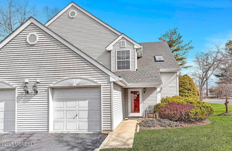 002_1_common_way_front_831_662