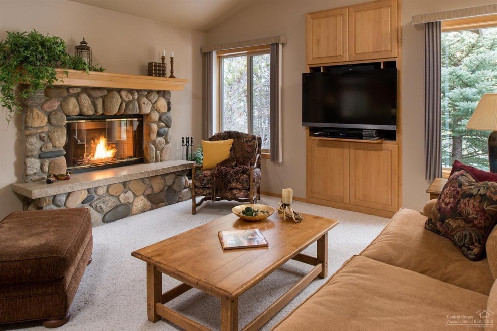 17687 Plover Ln, Sunriver, OR 97707 - photo 1