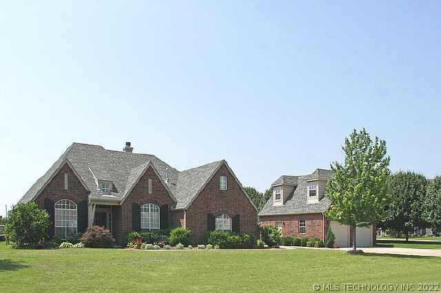 Country Estate Home. Great Location, Quiet, and Be