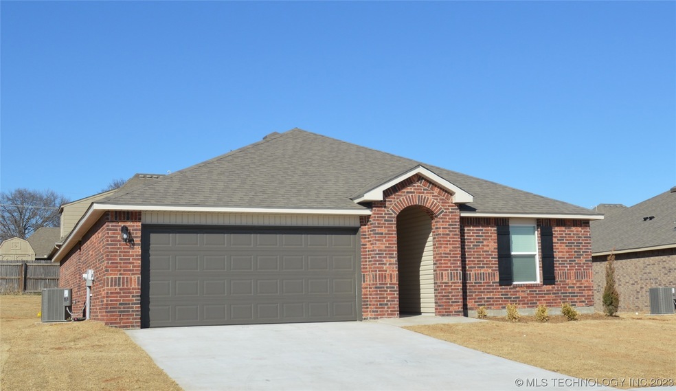 1813 W Vandalia St, Broken Arrow, OK 74012 - photo 1